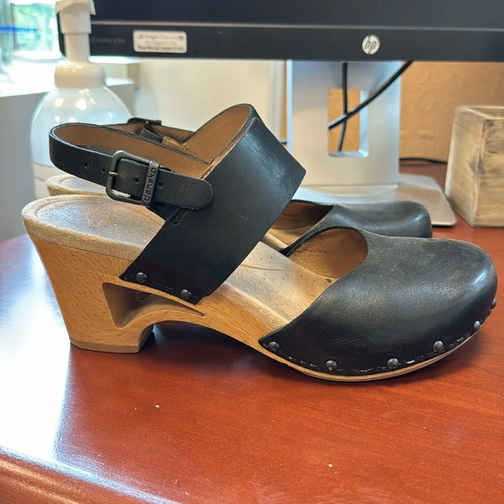 Dansko clogs - Picture 3 of 8